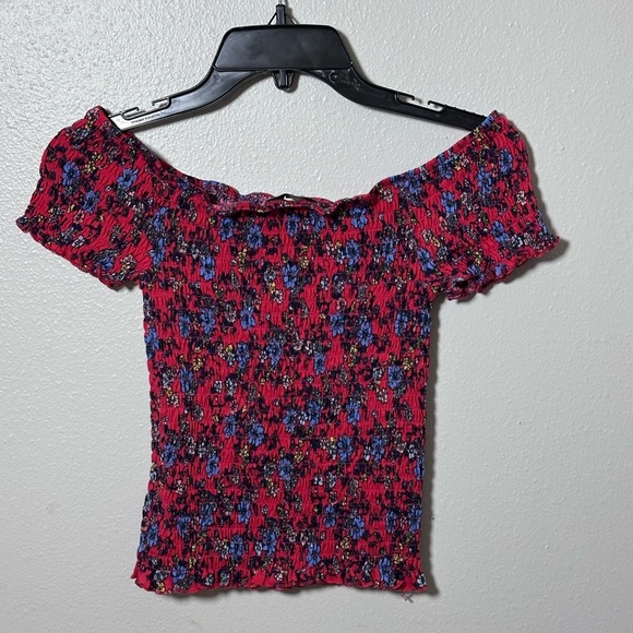 Crave Fame By Almost Famous Smocked Women Red Floral Top Size M. - Picture 5 of 7